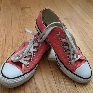 Converse tennis shoes